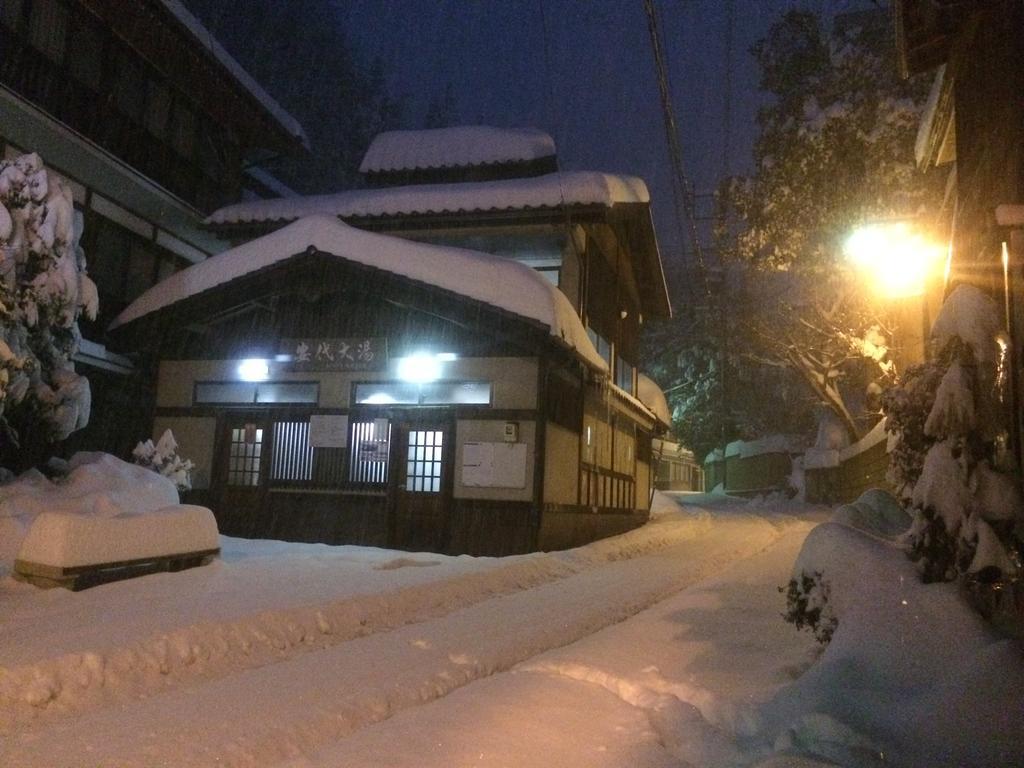 Готель Yudanaka Onsen Yamazakiya Яманоуті Екстер'єр фото